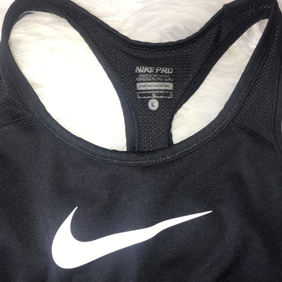 Mesh sports bra with reflective Nike symbol - Picture 2 of 3